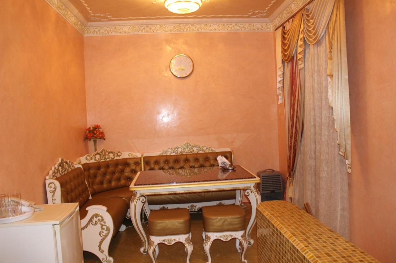 Ceasar Hotell Mykolajiv Exteriör bild