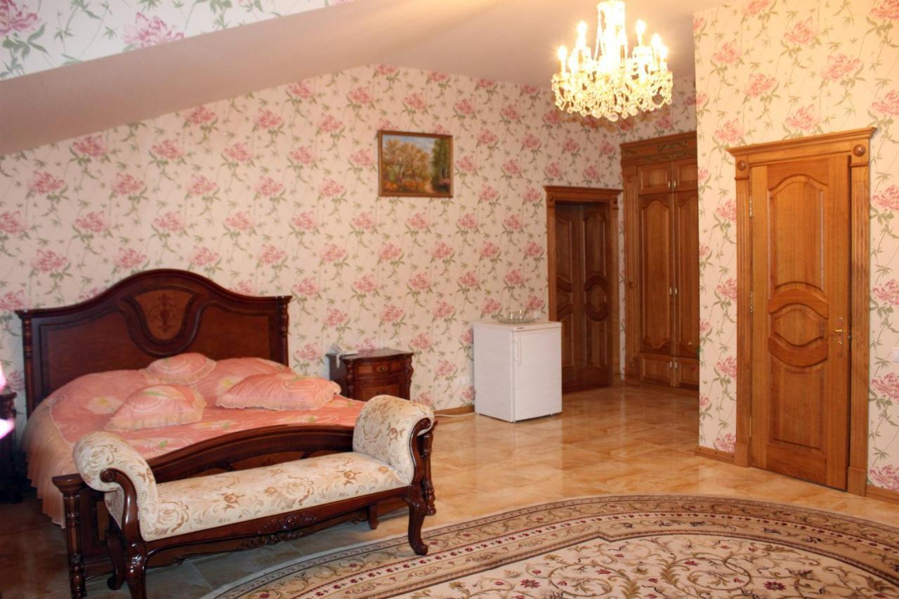 Ceasar Hotell Mykolajiv Exteriör bild