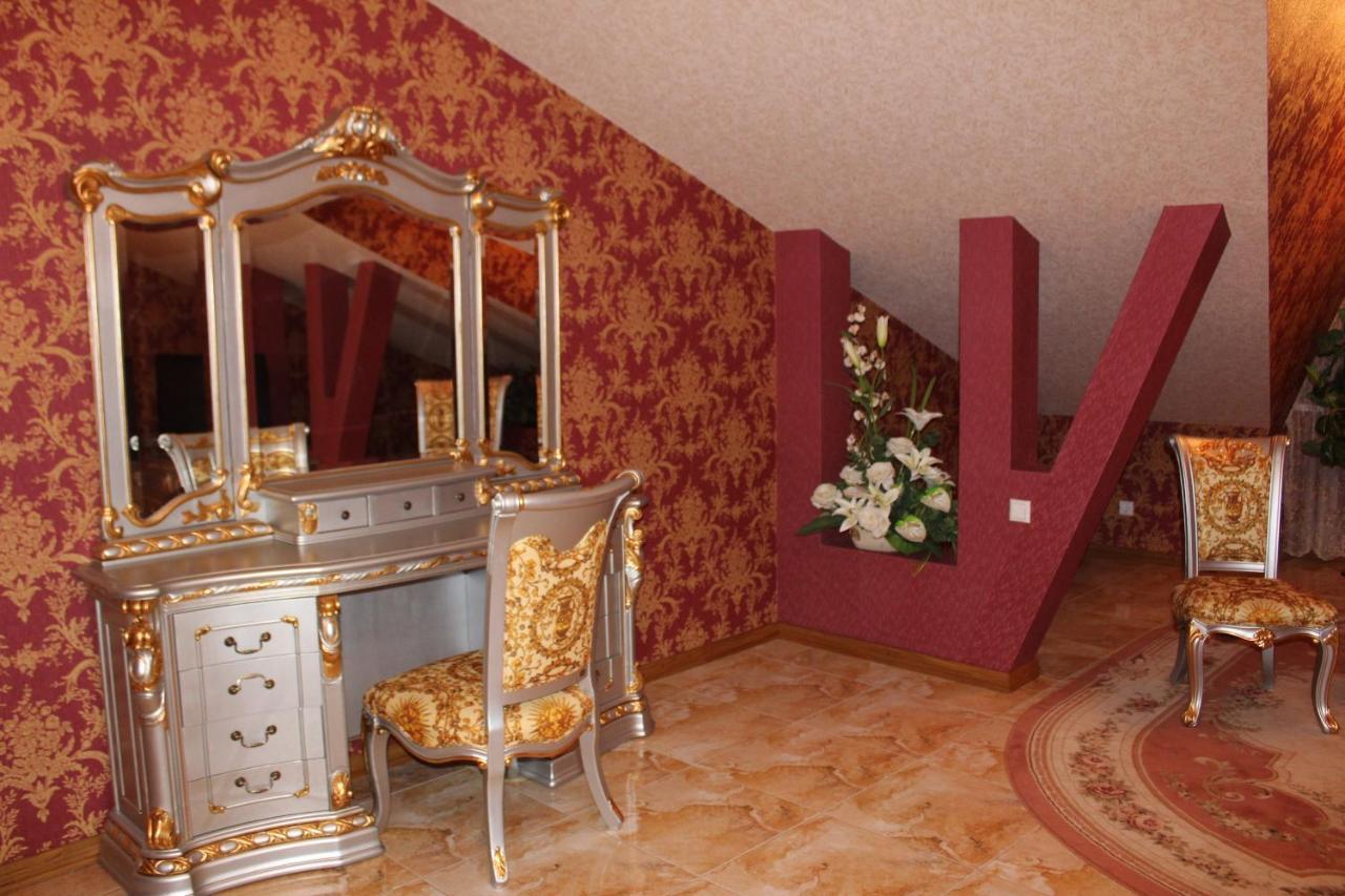Ceasar Hotell Mykolajiv Exteriör bild