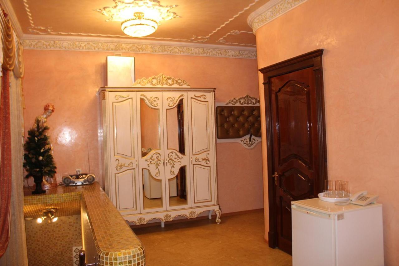 Ceasar Hotell Mykolajiv Exteriör bild