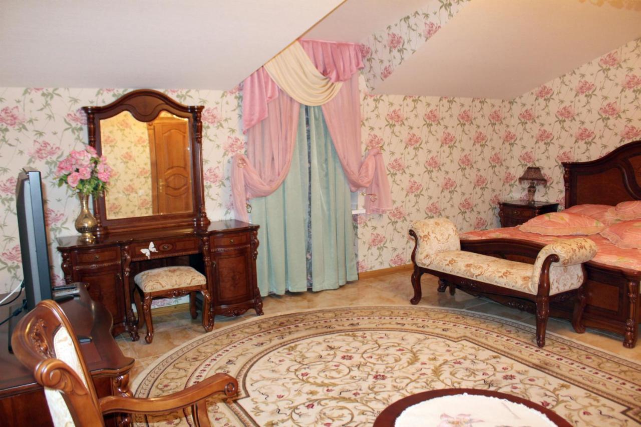 Ceasar Hotell Mykolajiv Exteriör bild