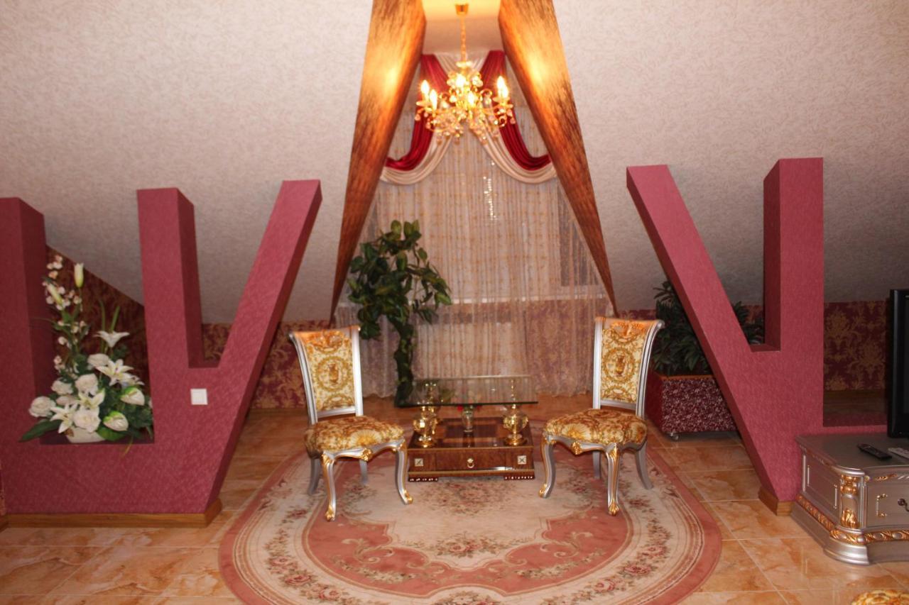 Ceasar Hotell Mykolajiv Exteriör bild