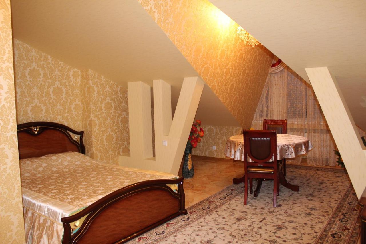 Ceasar Hotell Mykolajiv Exteriör bild