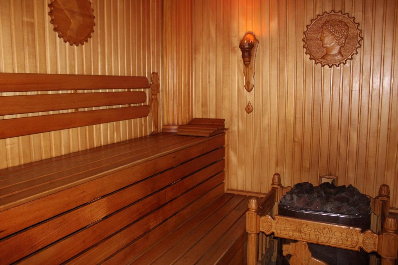 Ceasar Hotell Mykolajiv Exteriör bild